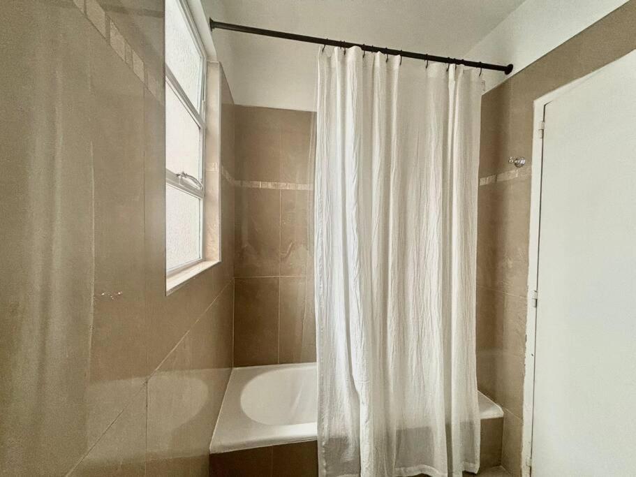 Elegante Y Amplio Departamento Apartment Buenos Aires