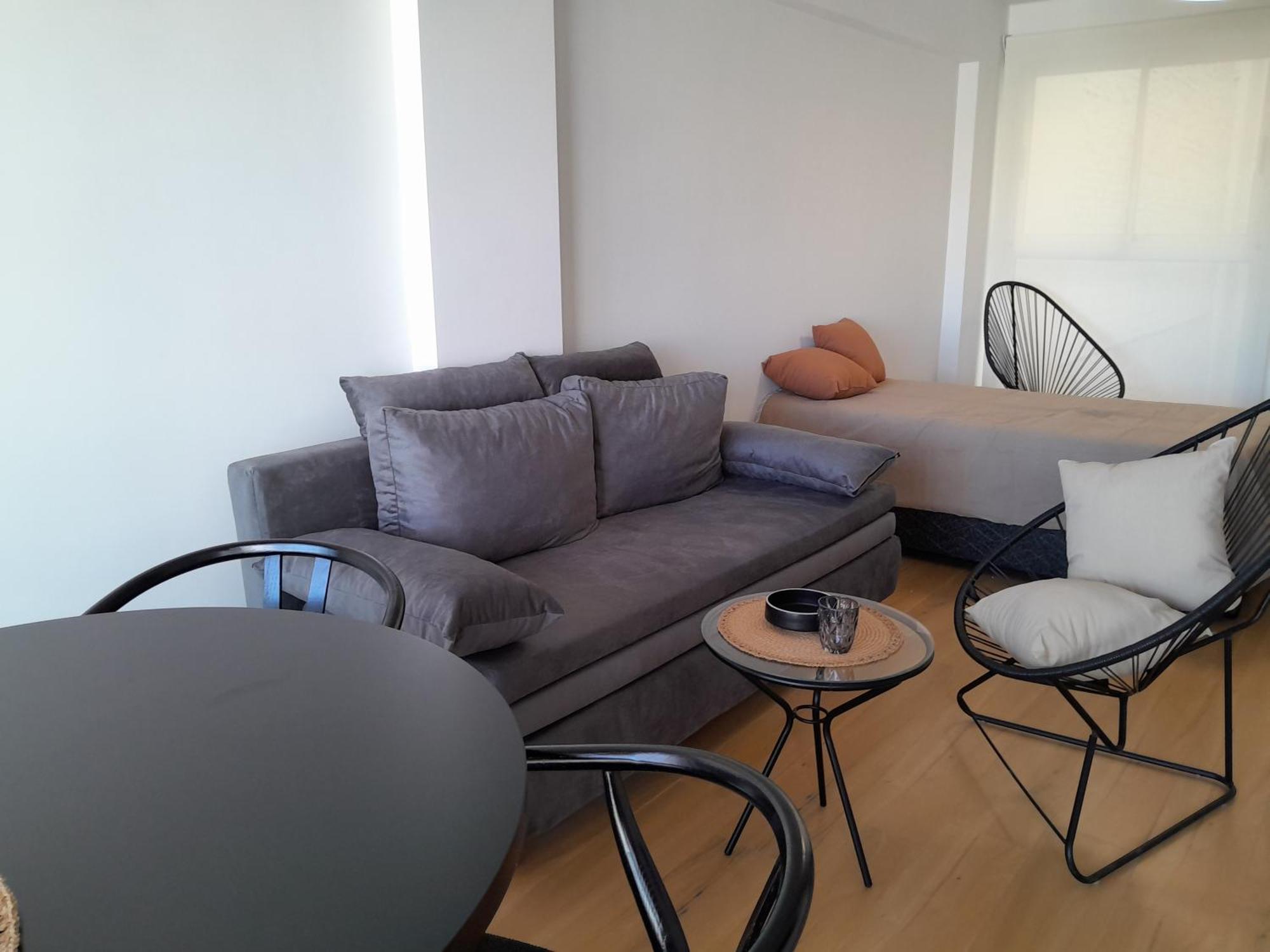 Monoambiente En Crespo Zona Movistar Arena *