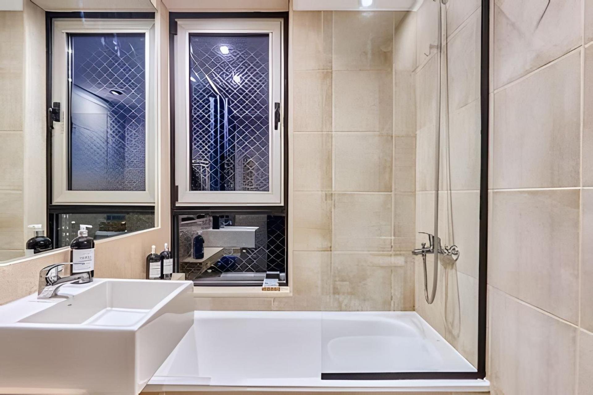 Con Piscina, Gym, Zona Infantil Y 300mb Wi-fi *