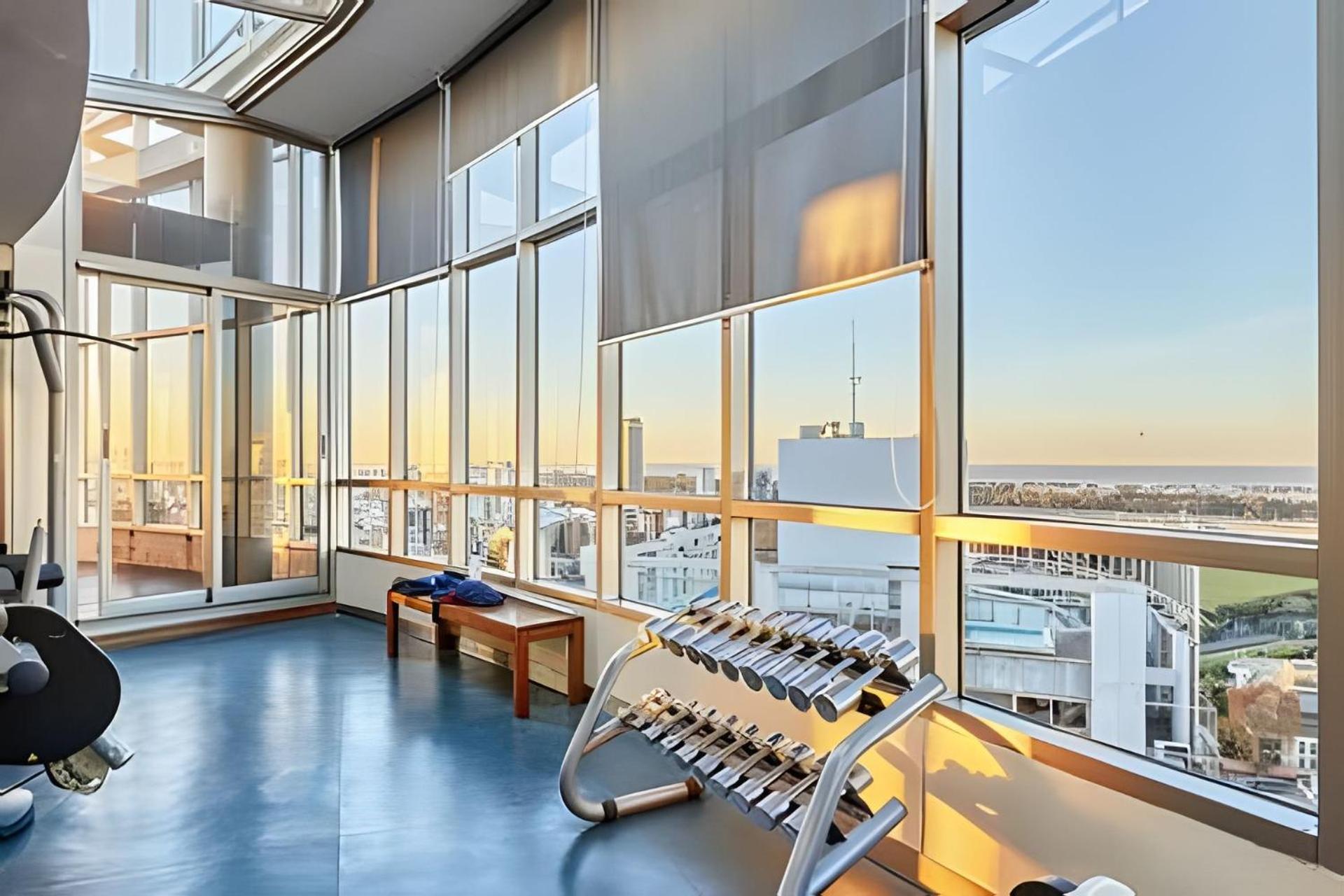 Con Piscina, Gym, Zona Infantil Y 300mb Wi-fi Apartment *