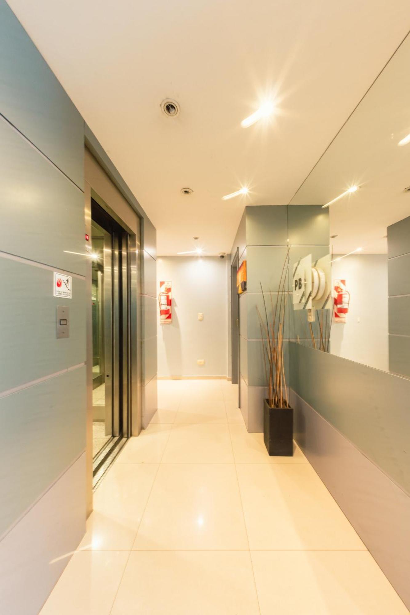 Le Batiment Apartmentos *