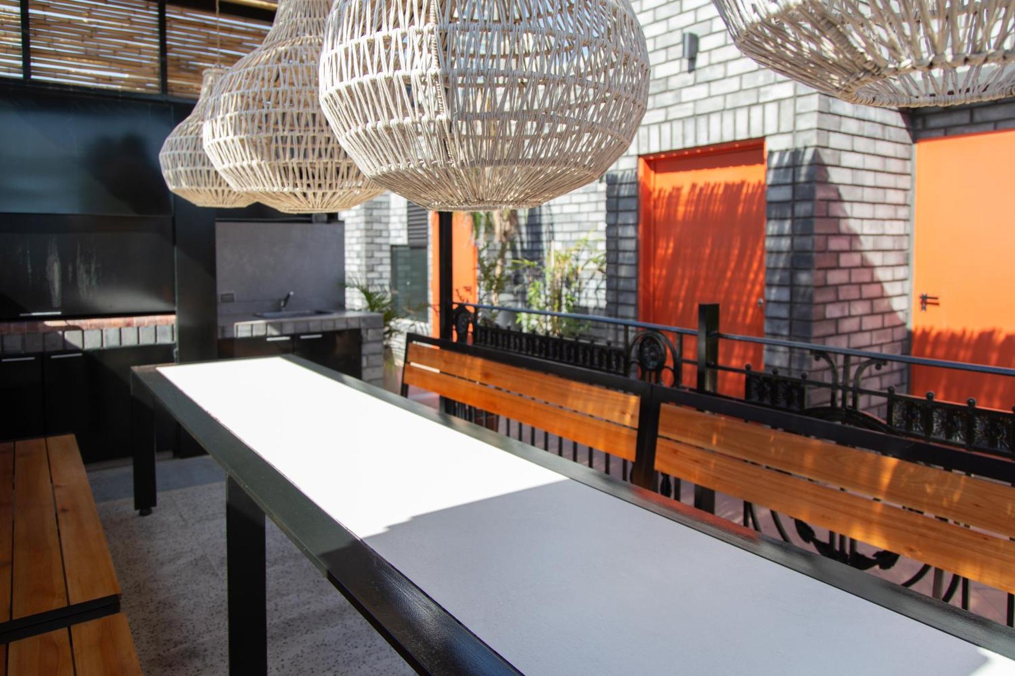 Dahlia Deluxe Studio