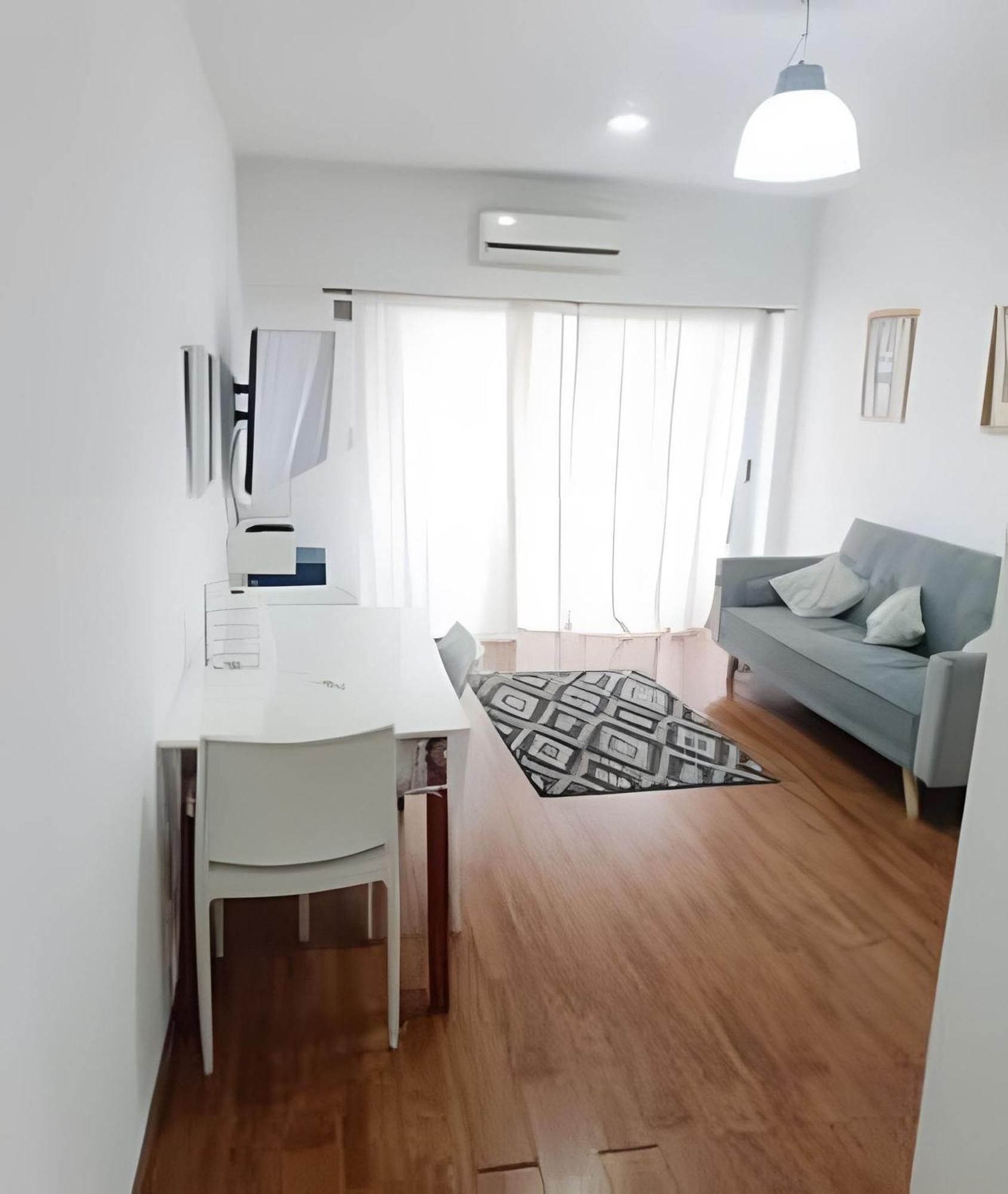 Veve V . Sun Splashed Apt, Easy Access To The Apartment