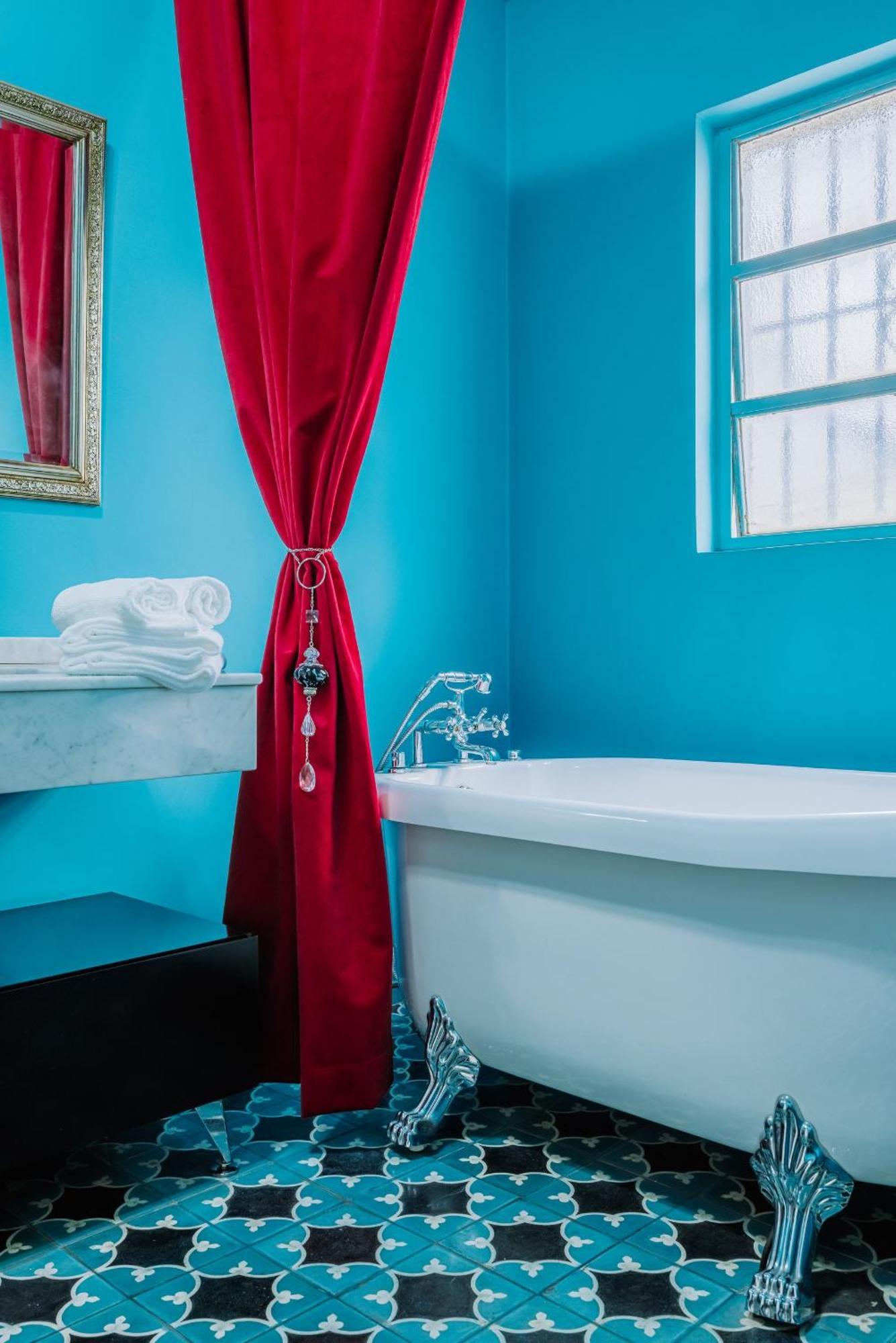 Luxurious 19th Century Mansion With Jacuzzy Y Cine *