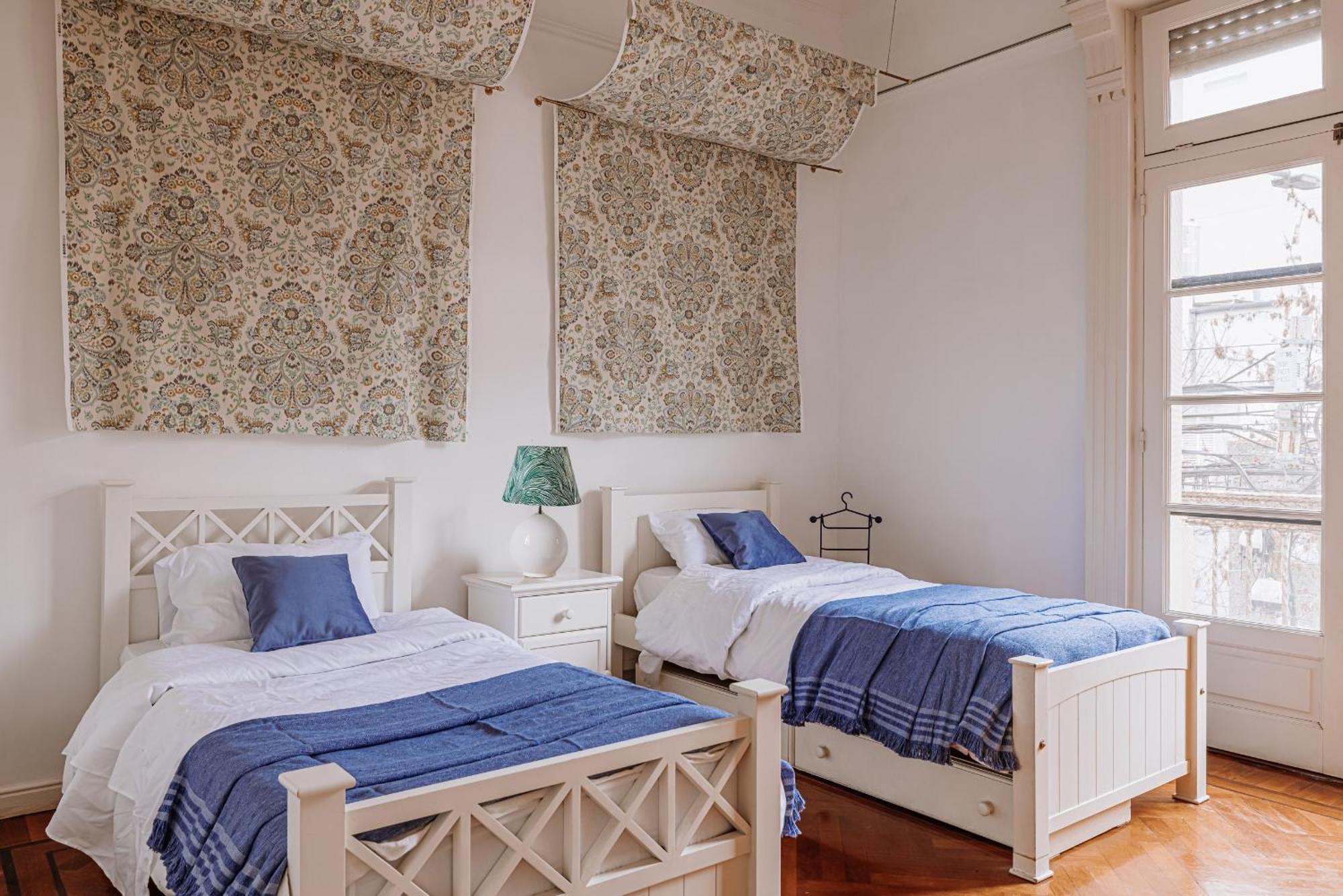 Luxurious 19th Century Mansion With Jacuzzy Y Cine Holiday home *