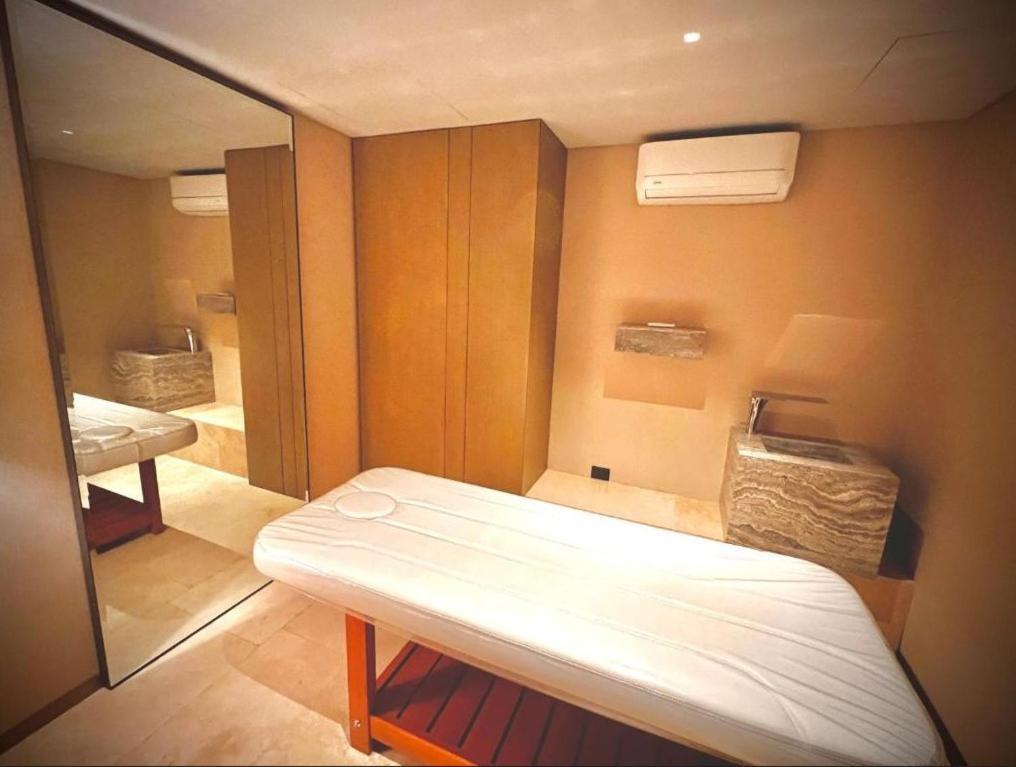 Luxury Armani Deco