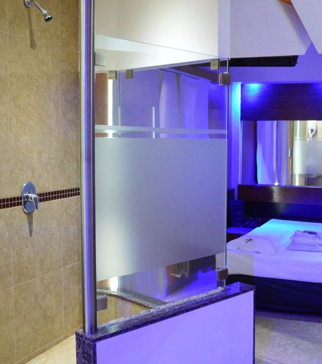 Love hotel Nex *
