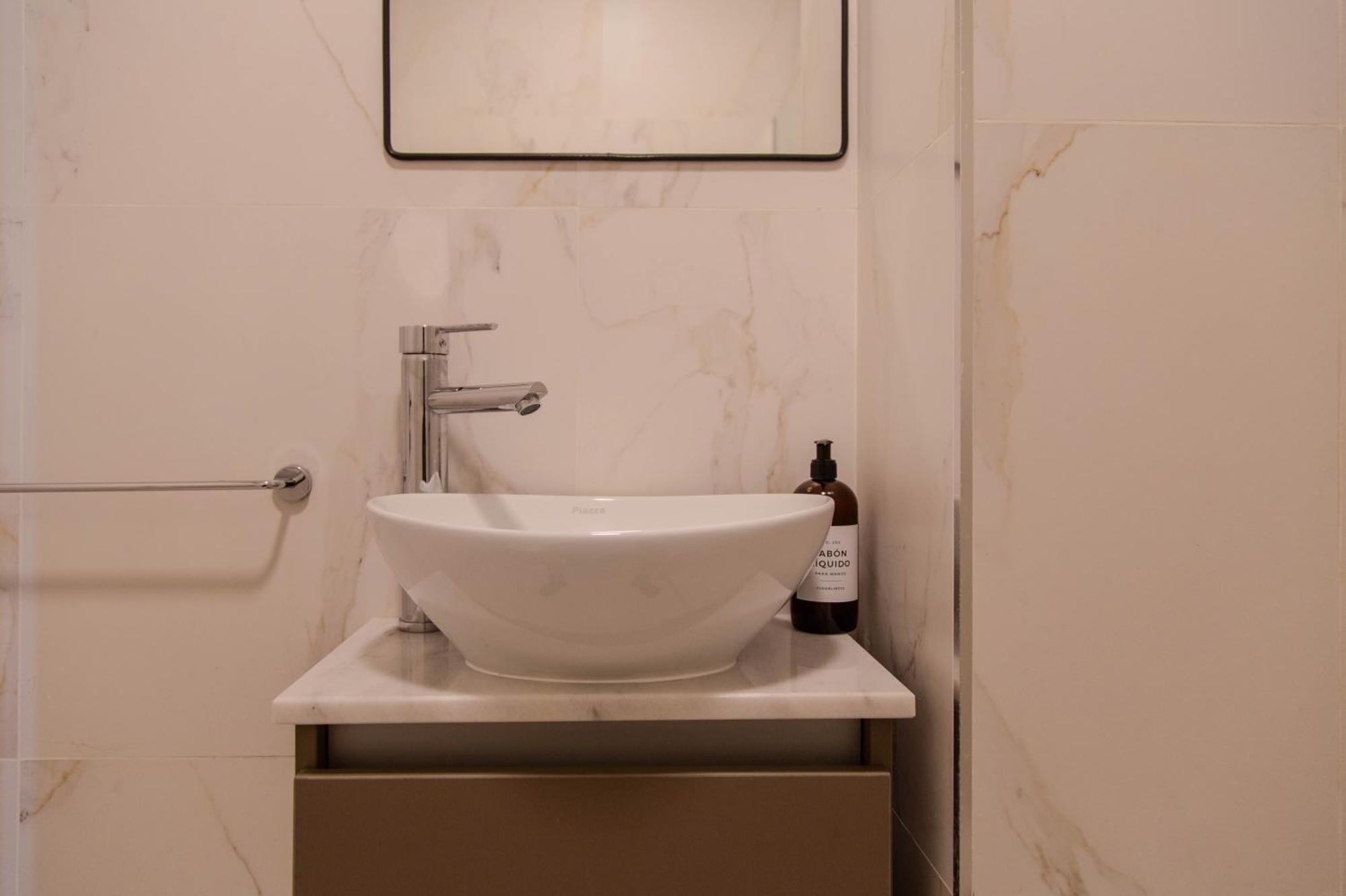 Clavel Incredible Studio Apartment
