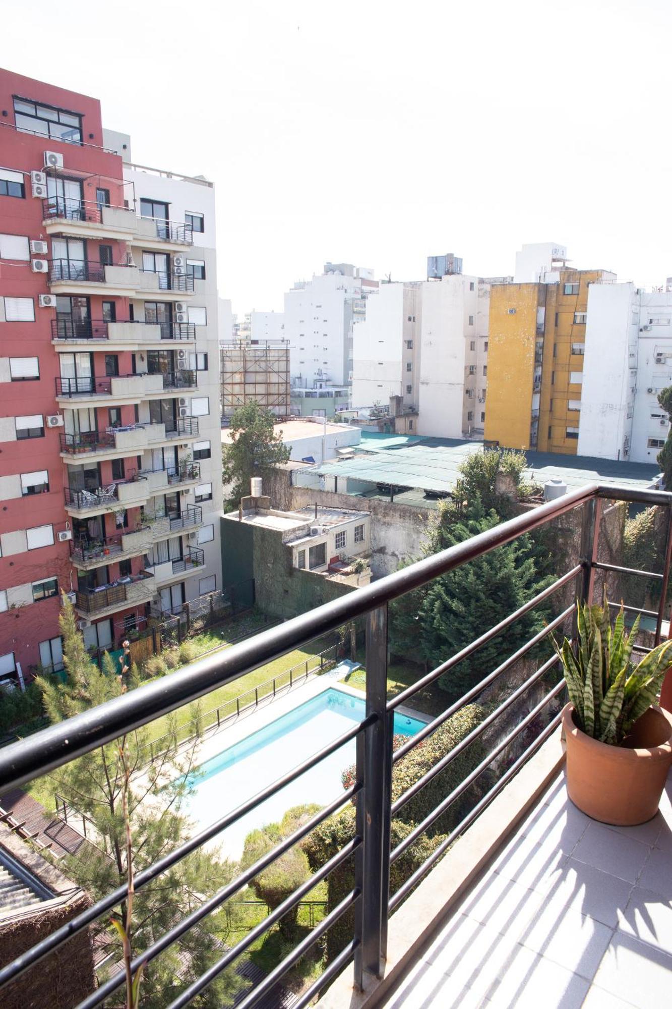 Green Garden Apartment *