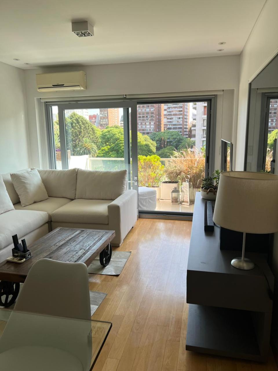 Modern In The Heart Of Palermo Apartment