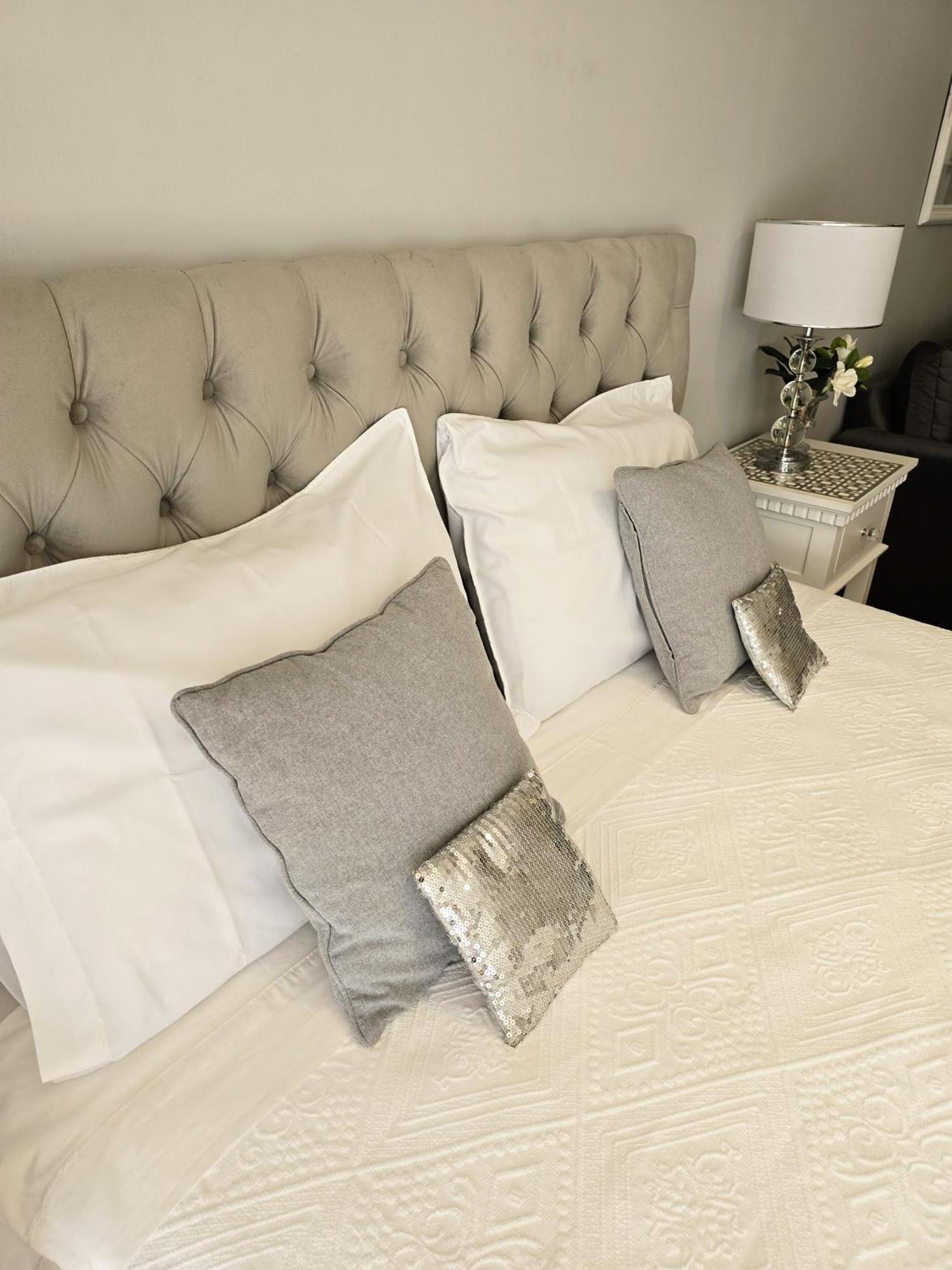 Fashion And Travel Plaza Apartment *