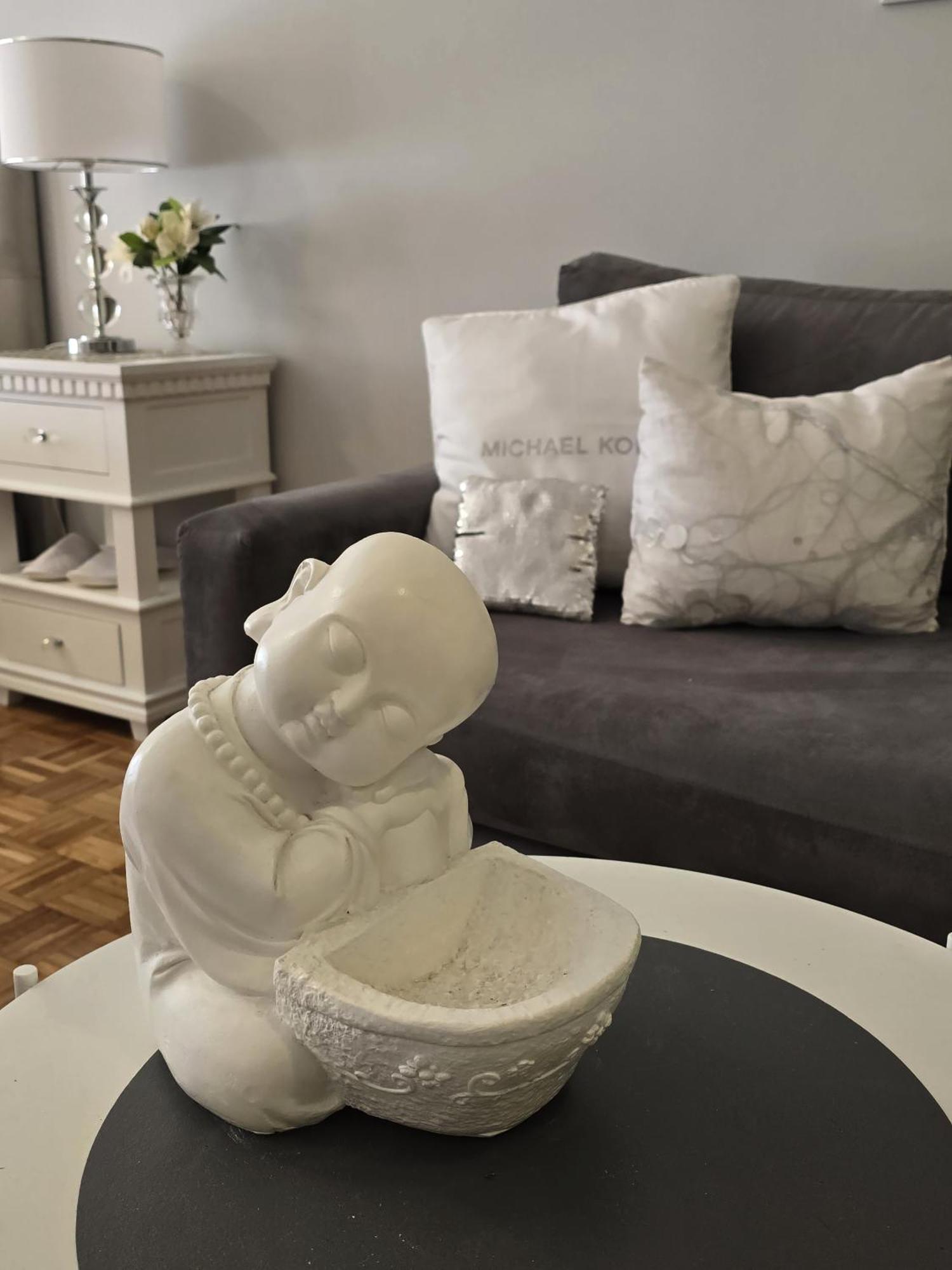 Apartment Fashion And Travel Plaza *