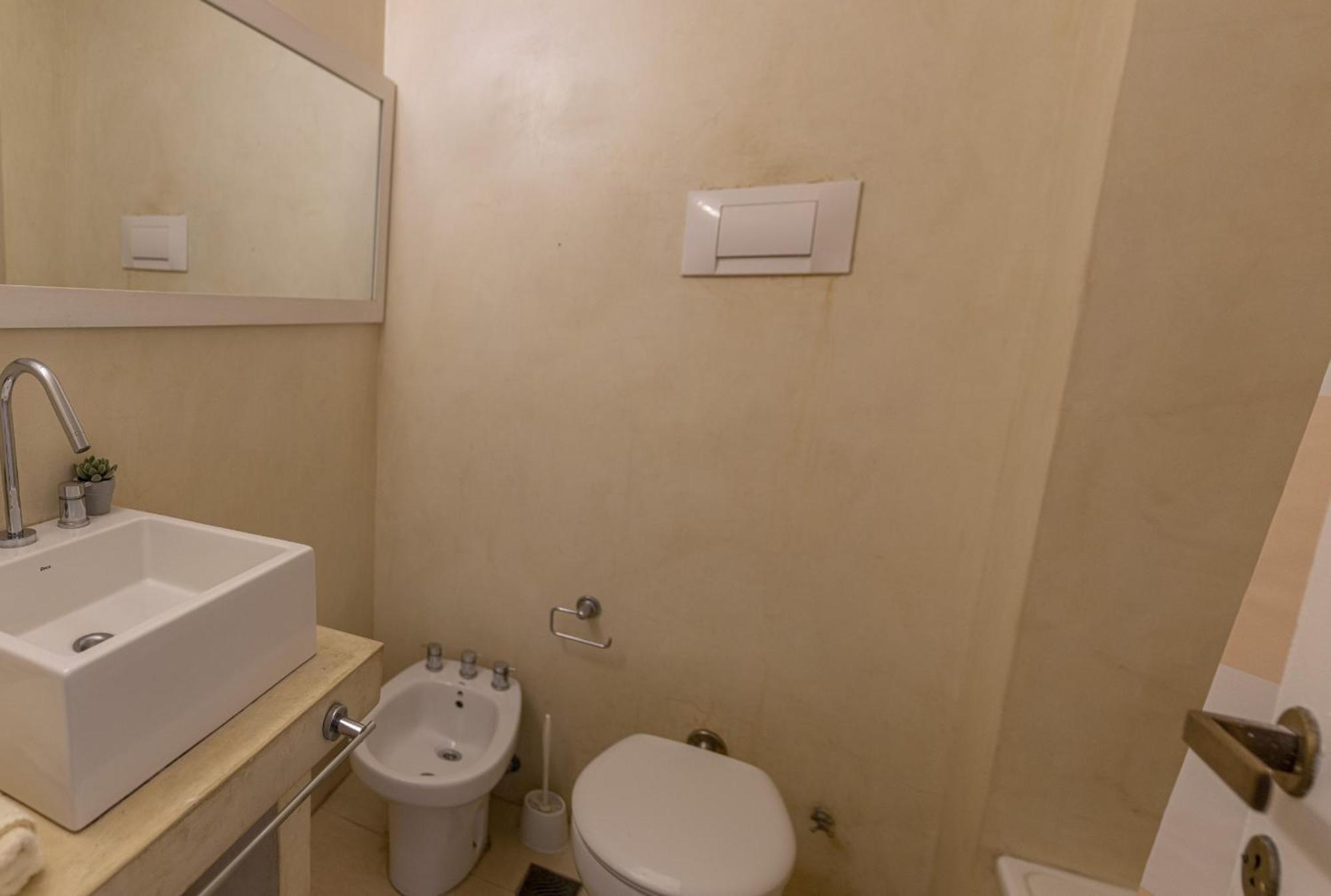 Fliphaus Junin 1347 - 2 Bd In Recoleta Mall