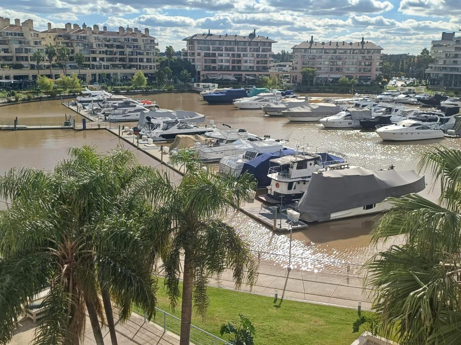 Departamentos Bahia Grande Nordelta Con Balcon Y Vista A La Bahia Piscina Opcional Arancelada!! * Buenos Aires