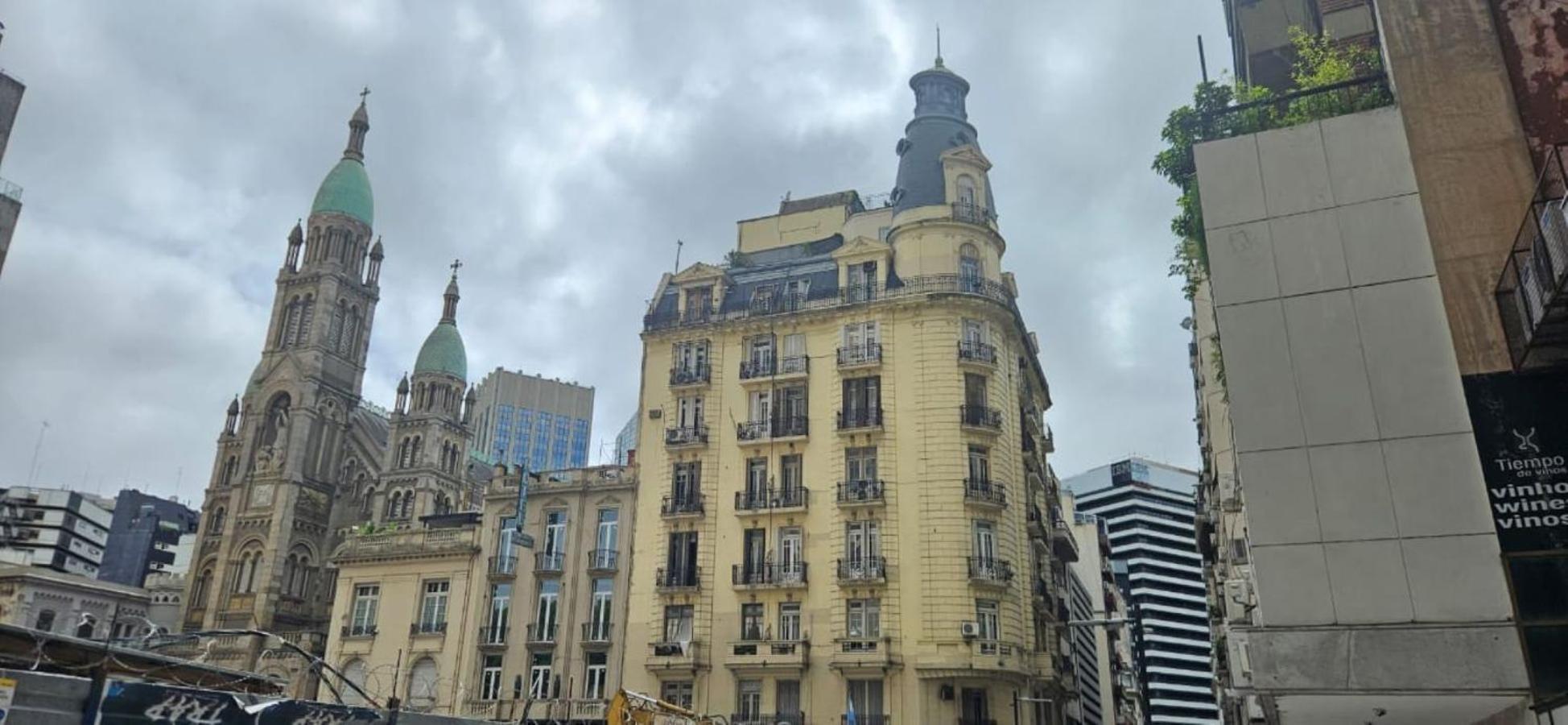 Downtown, Holiday And Shopping! Just A Few Meters From Florida Street, Apartment Buenos Aires
