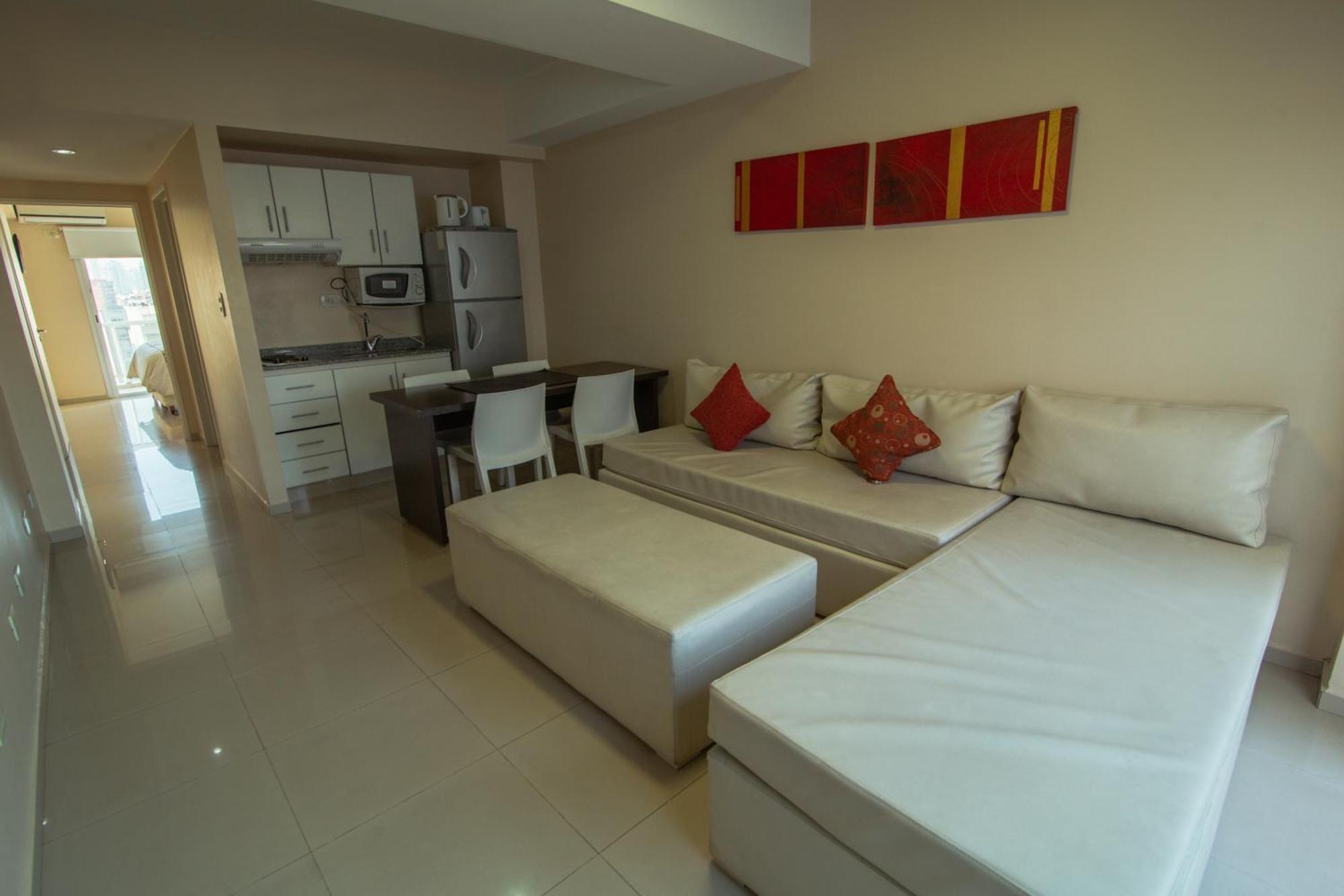 Isi Baires Aparthotel 3*