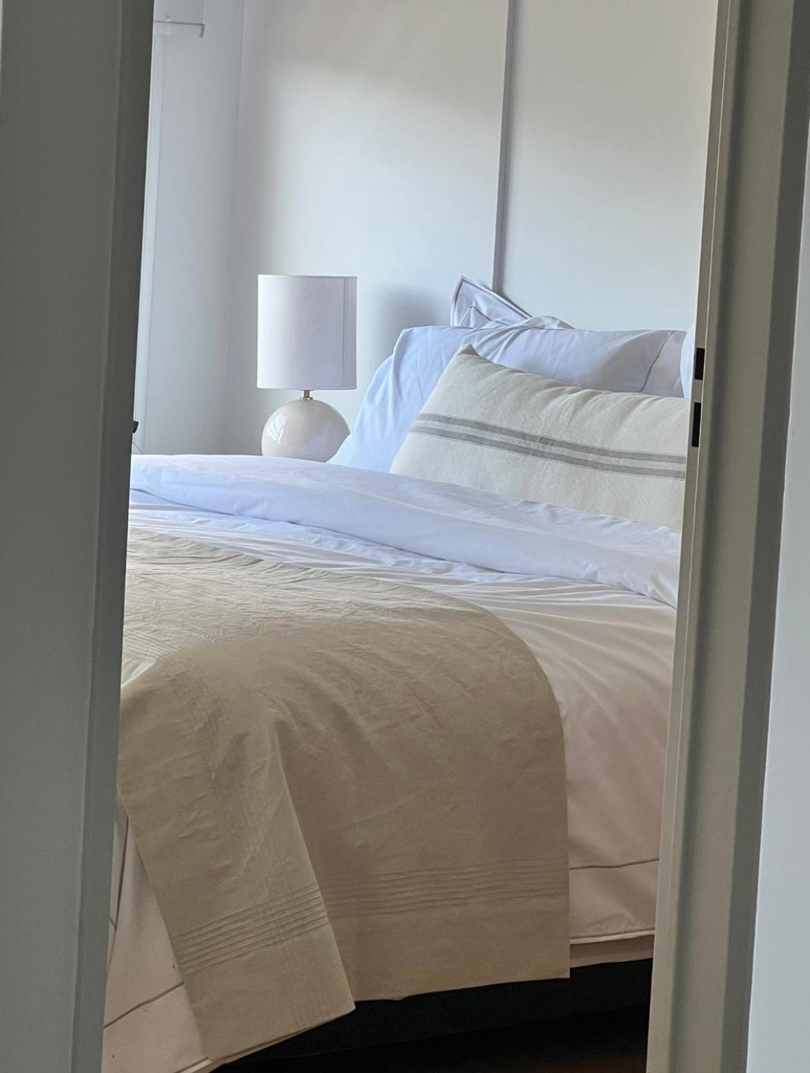 Apartamento Moderno Con Dormitorio -pileta Y Cochera * Buenos Aires
