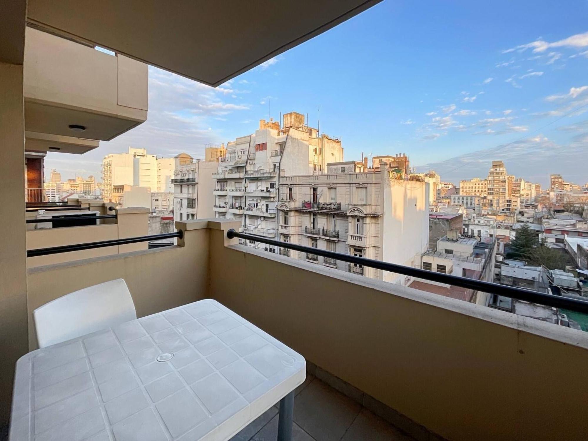 Comfort And Style Just Steps From Fundacion Favaloro *