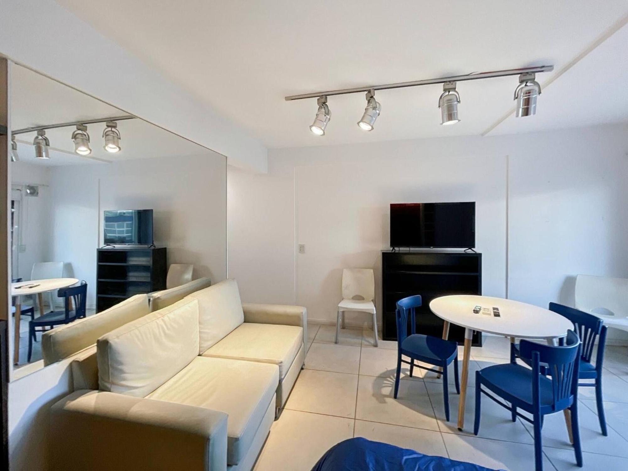 Comfort And Style Just Steps From Fundacion Favaloro *