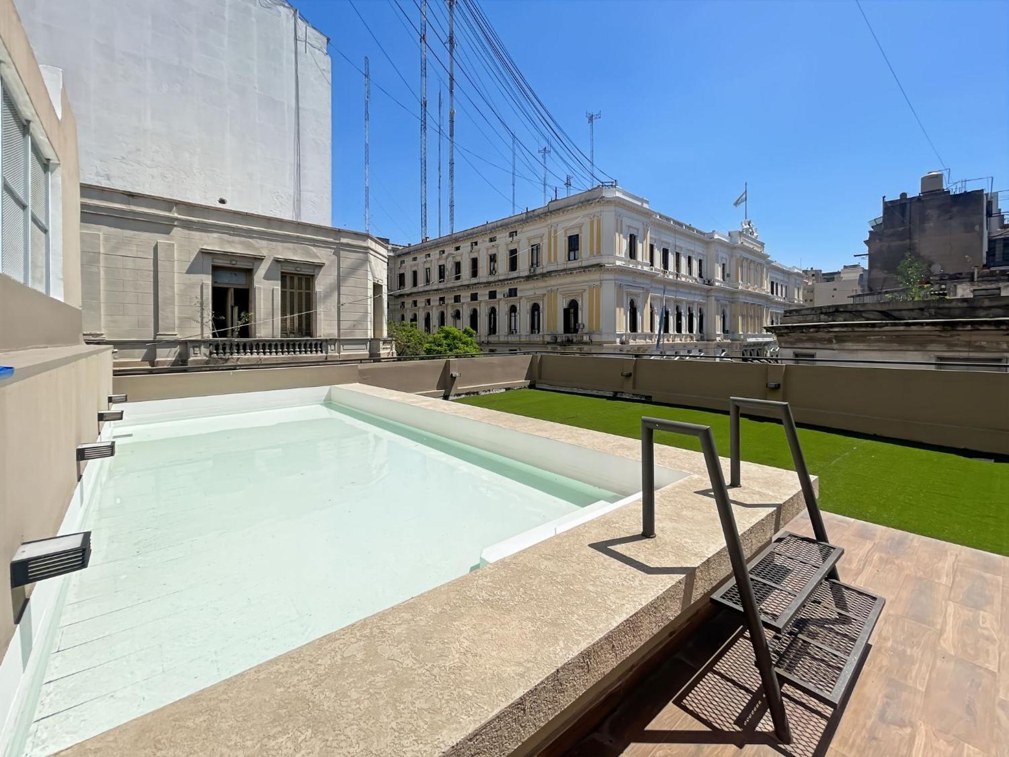 Modern With Amenities In The Heart Of The -u13 *