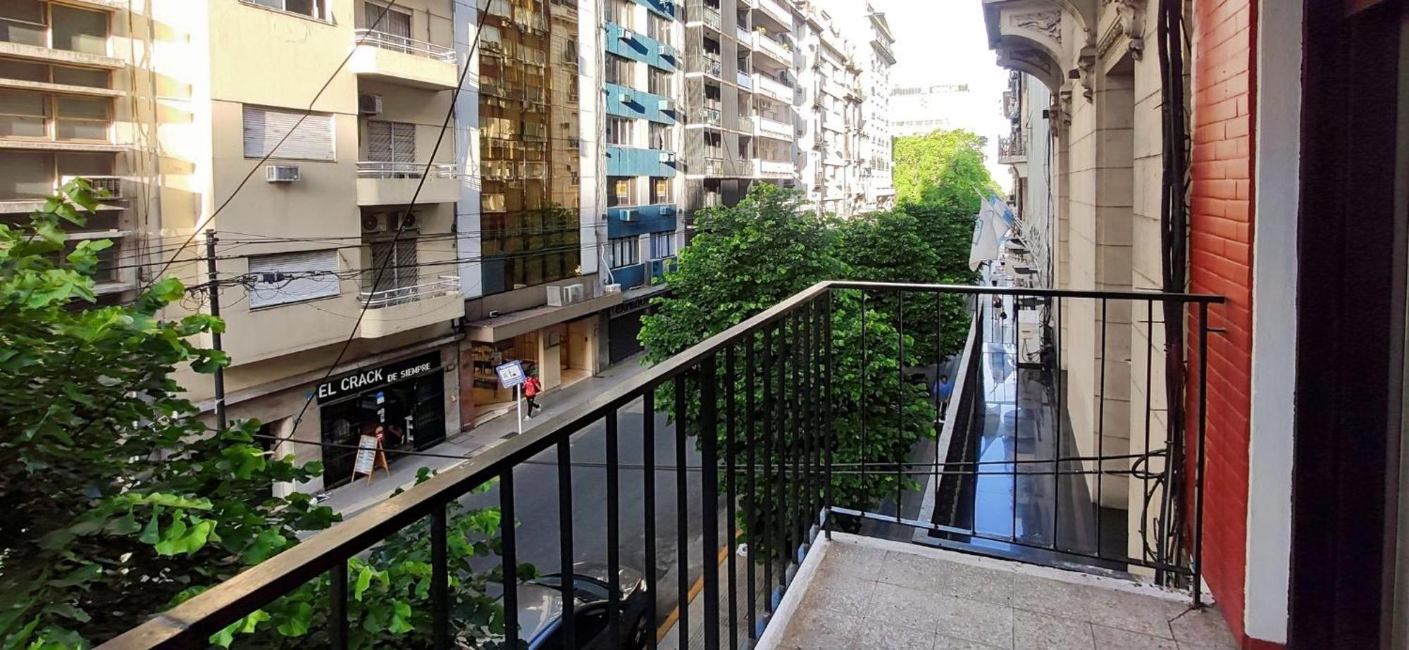 Charming In The Heart Of Unbeatable Comfort Apartment