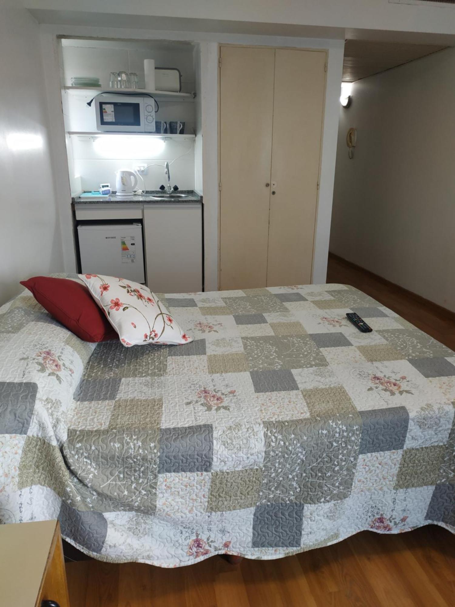 Departamento En Microcentro. Hermosa Vista De La Ciudad Y El Rio * Buenos Aires