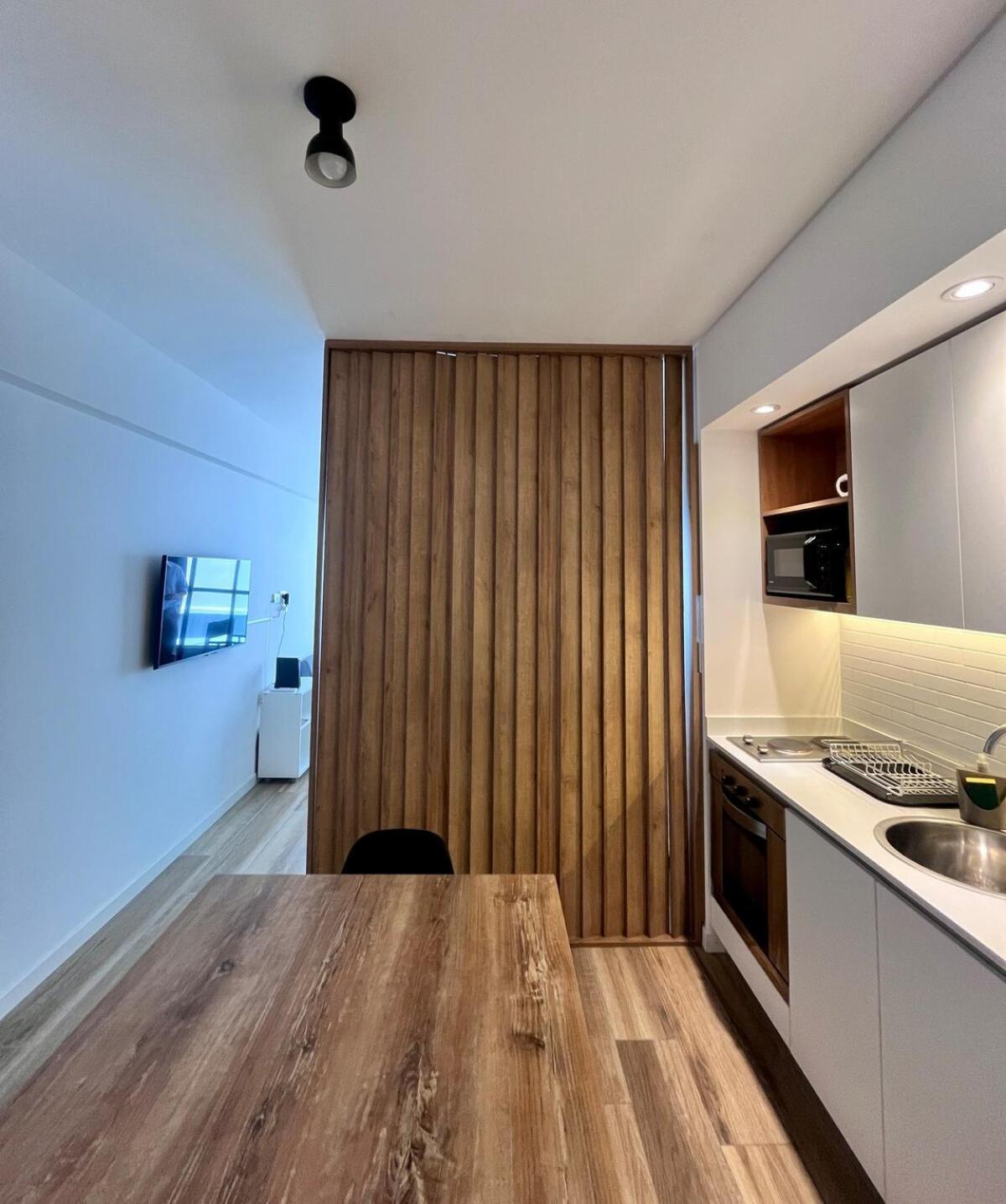 Hollywood Premium Suite, Pool, Cowork Wifi Hp, Pkg Apartment
