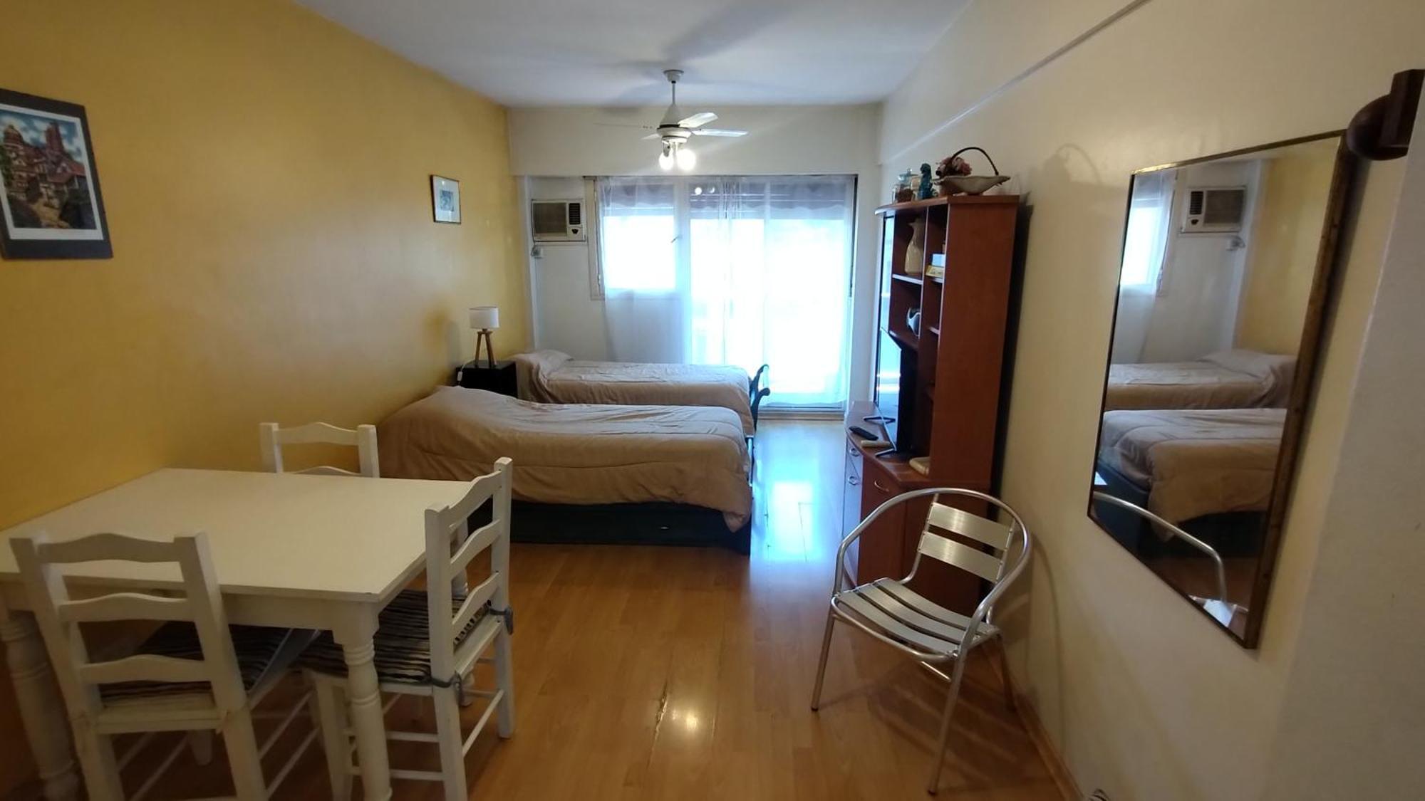 Apartment Av De Mayo Y 9 De Julio Monoambiente Muy Luminoso - Alquilerenbaires