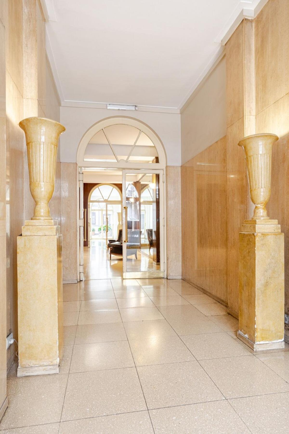 Refined Urban Oasis In Recoleta *