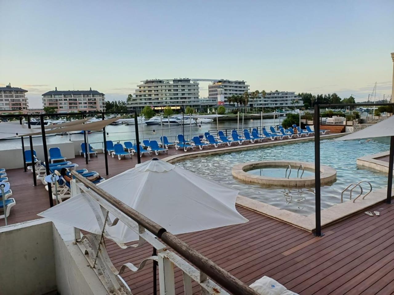 Departamentos Bahia Grande Nordelta Con Balcon Y Vista A La Bahia Piscina Opcional Arancelada!!