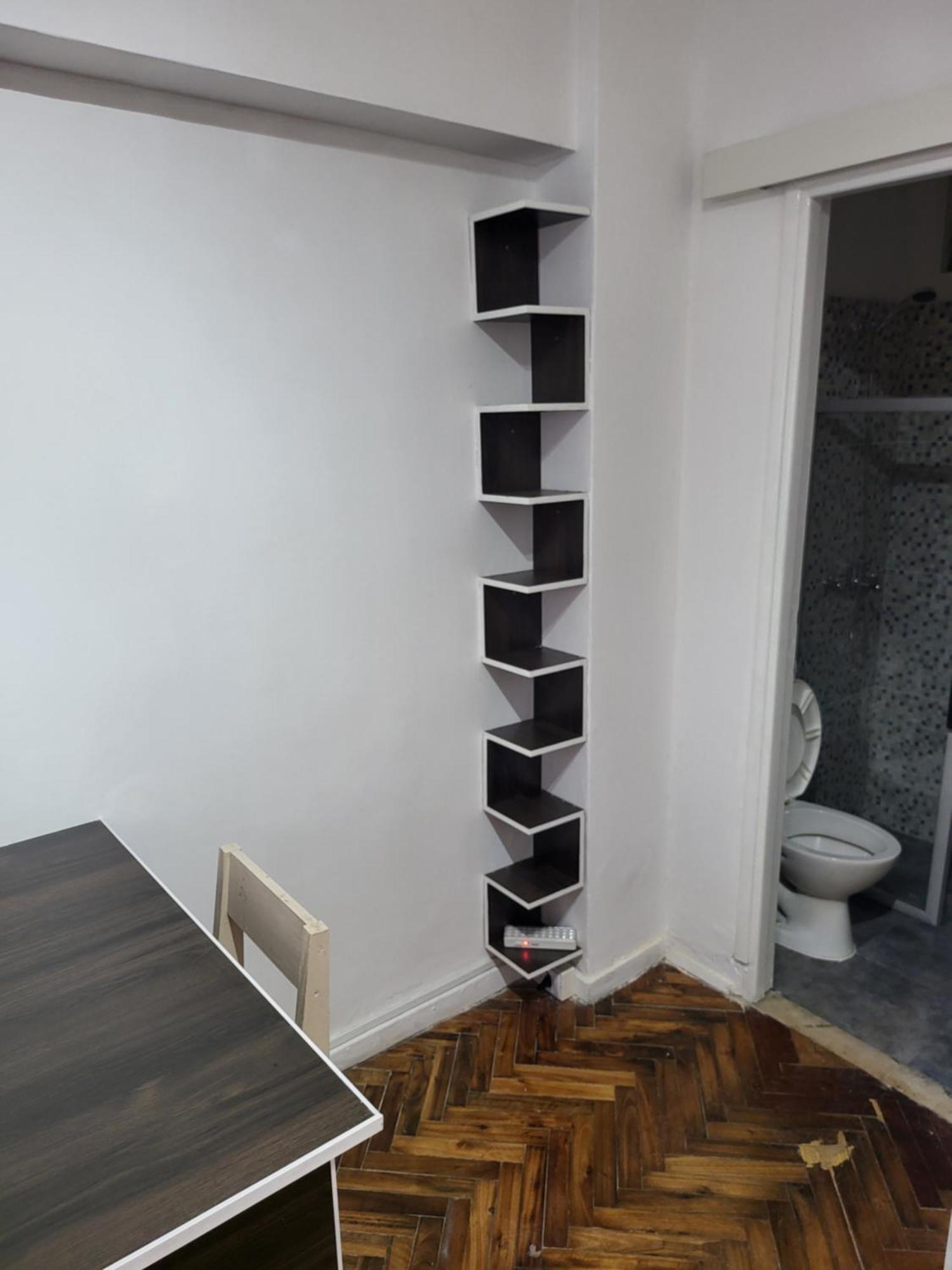Quinto Piso A La Calle, Comodo, Equipado, Luminoso Y Bien Ubicado Apartment *