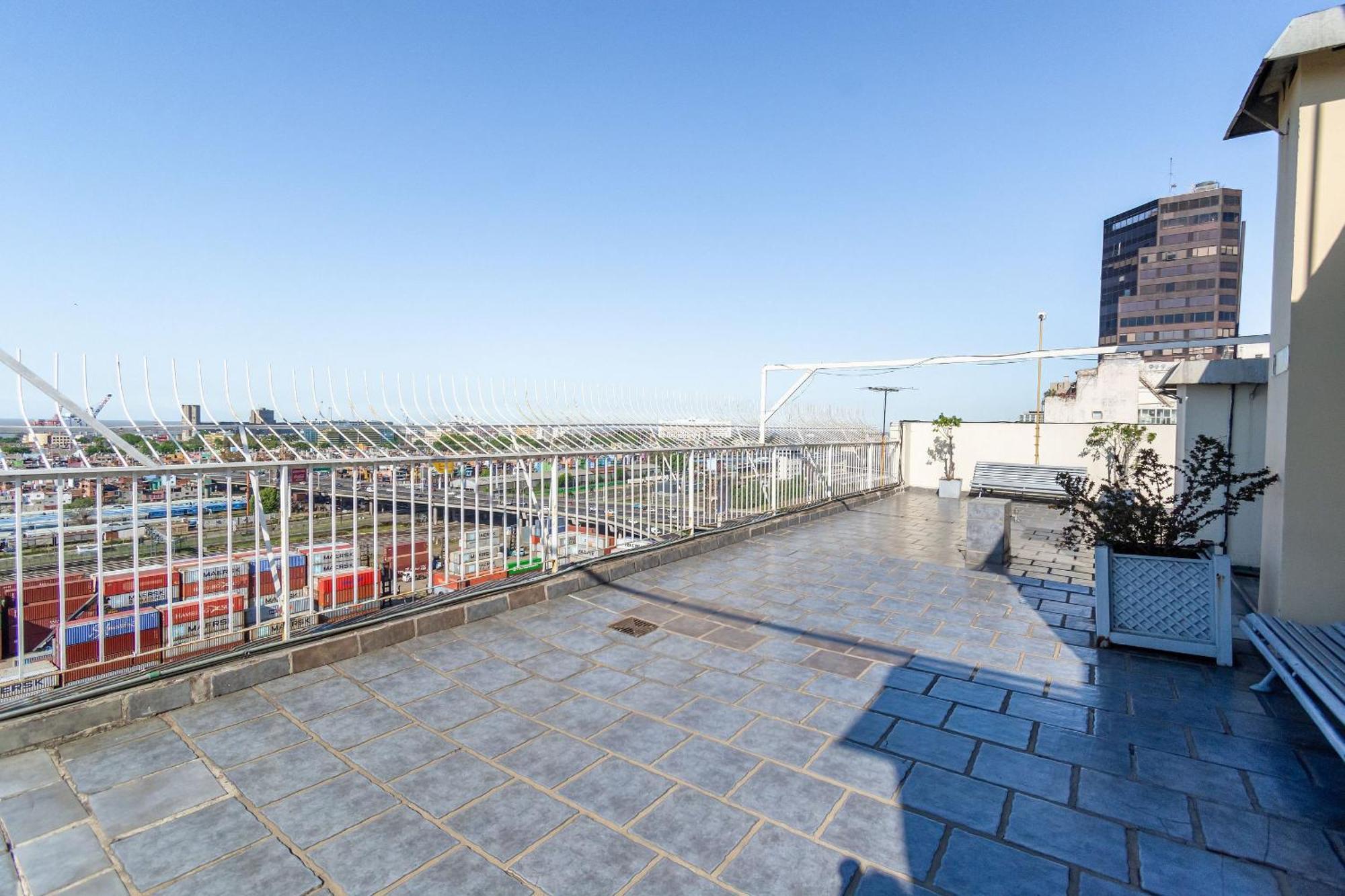 Impecable Estudio En Retiro, En Av. Libertador Apartment