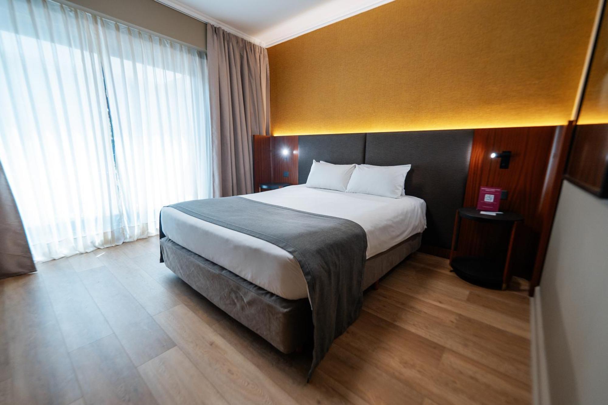Hotel Amerian Park 4*
