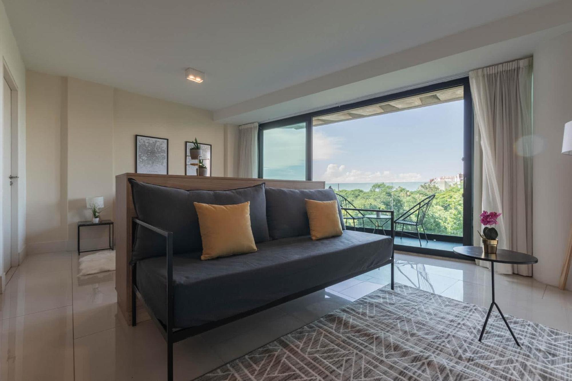 Fliphaus Lux Loft Mansion Botanico 'c'