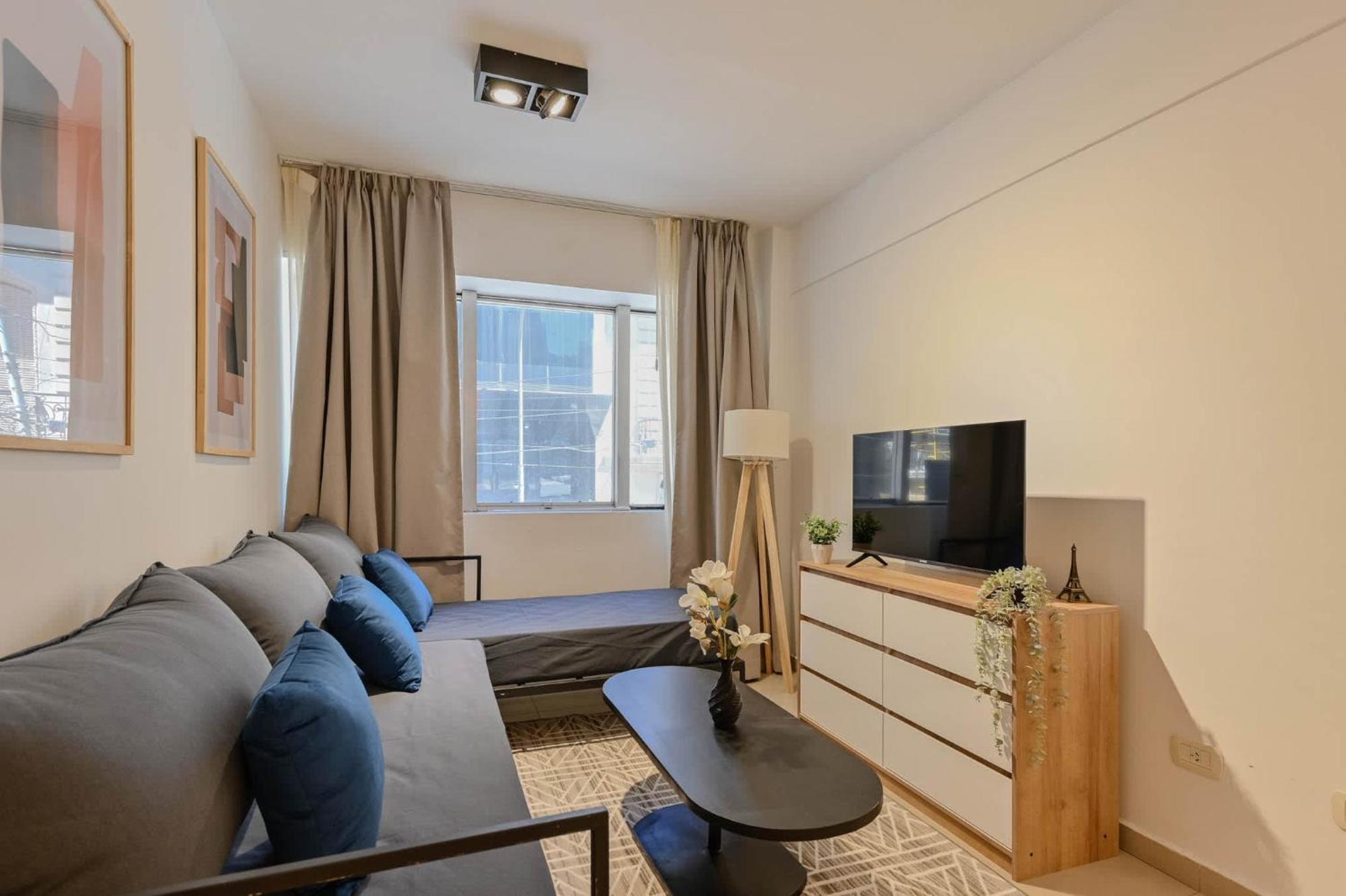 Mansion Mitre 'd' - 4 Pax Gym & Jacuzzi Apartment