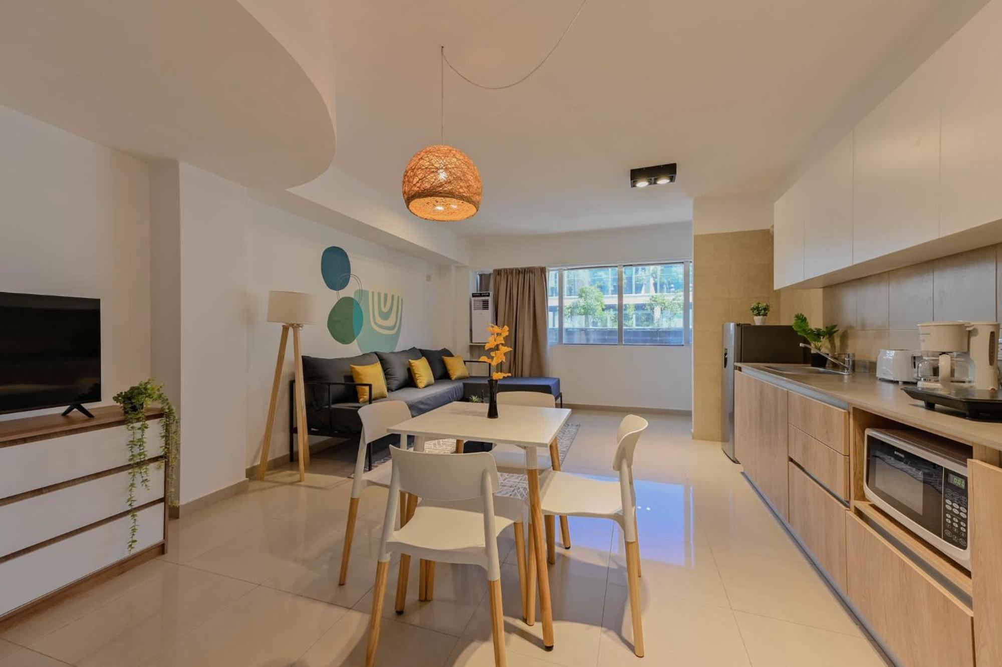 Mansion Mitre 'a' - 4 Pax Duplex Gym & Jacuzzi Apartment *