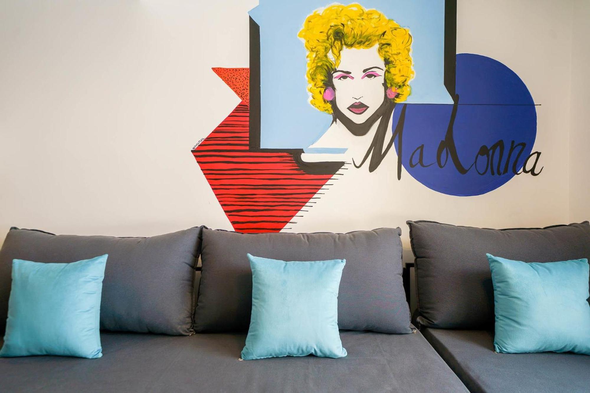 Fliphaus Chic Haus I Lux 2 Bd Terrace And Pool Apartment *