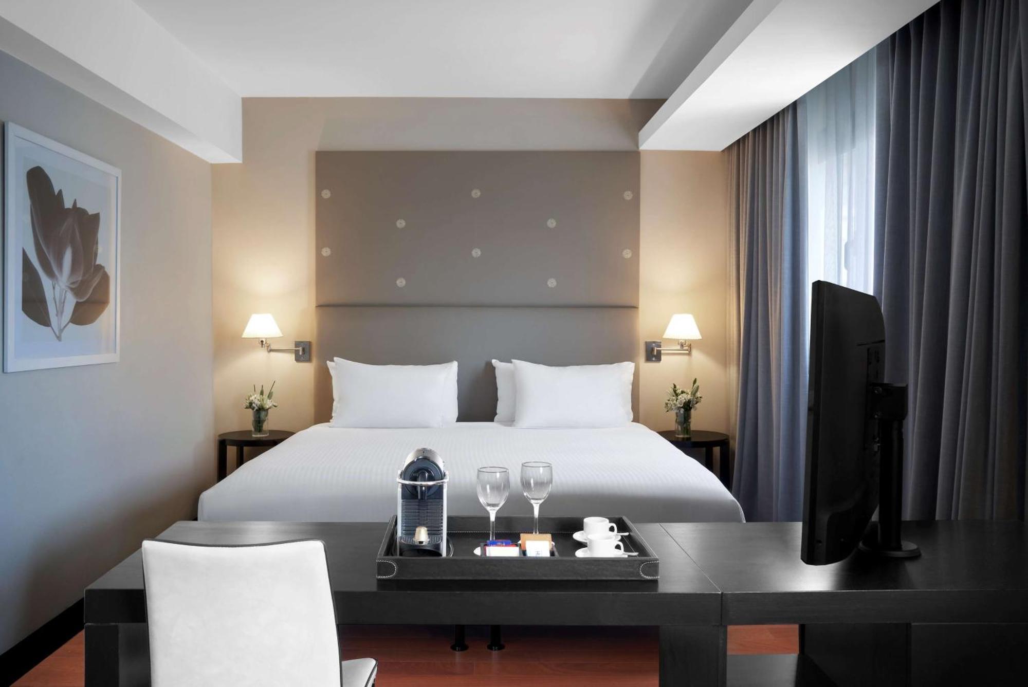 Nh 9 De Julio Hotel