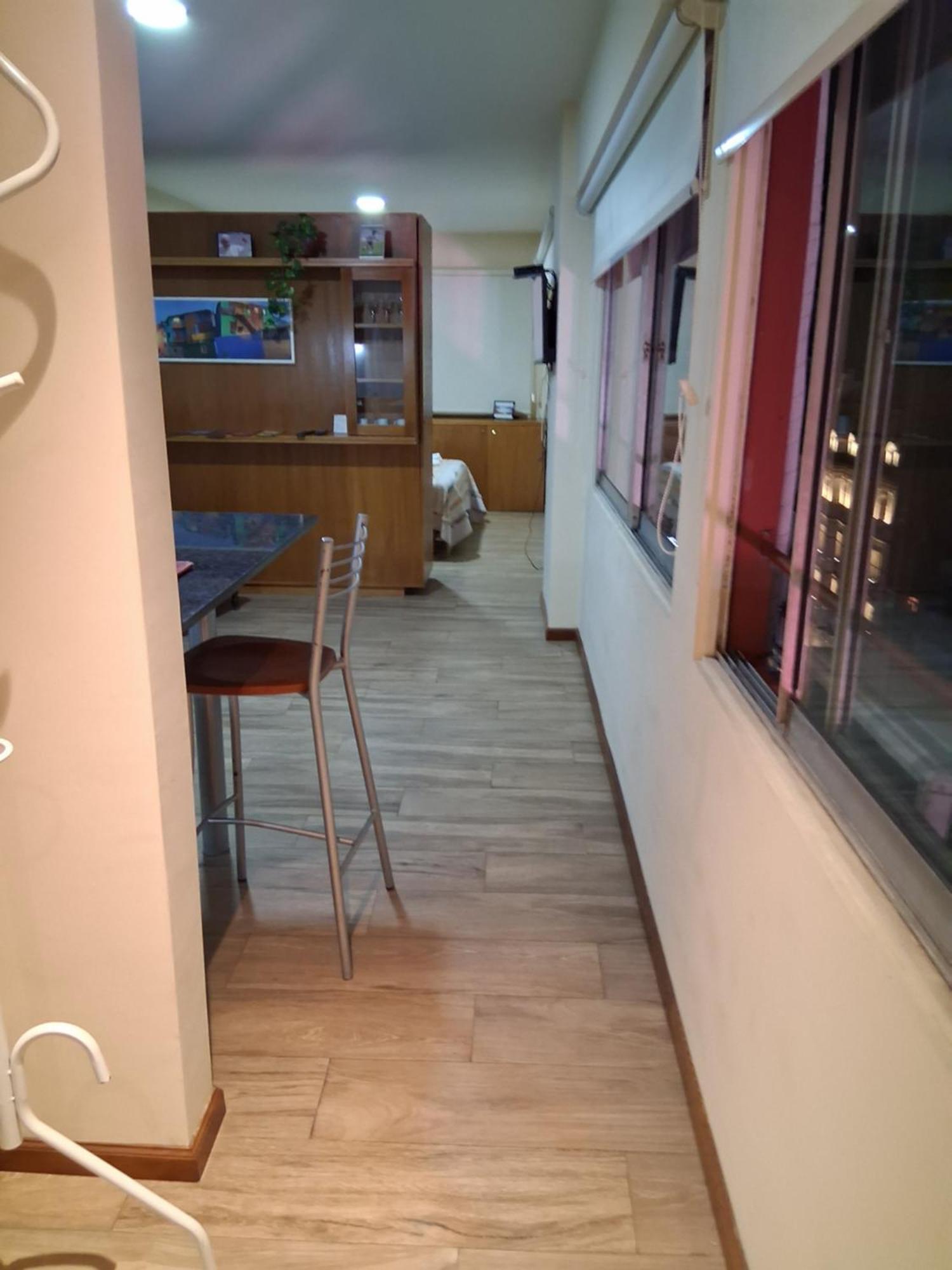 4 Ventanales Sobre La Avenida Corrientes Apartment