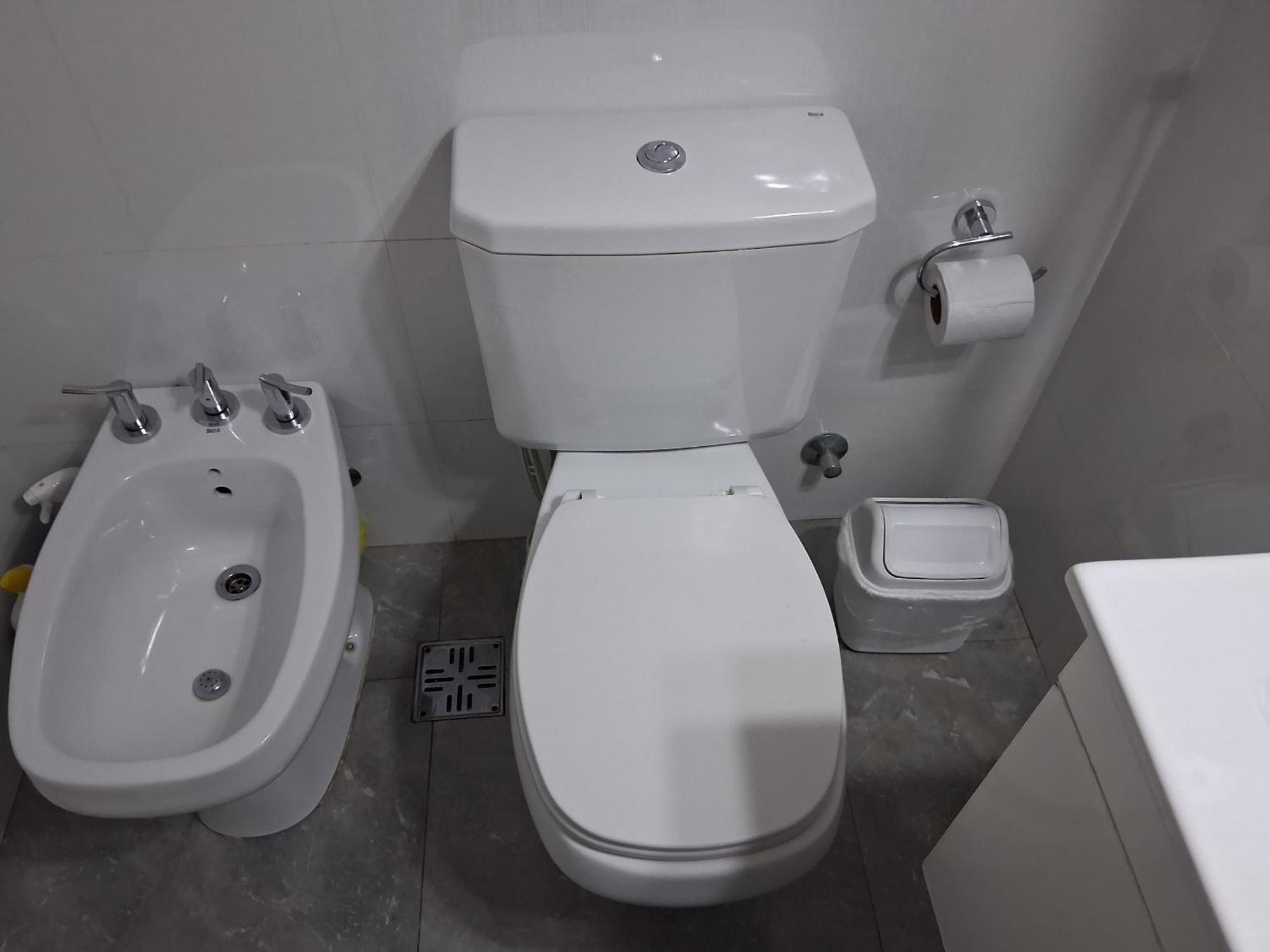 4 Ventanales Sobre La Avenida Corrientes Apartment