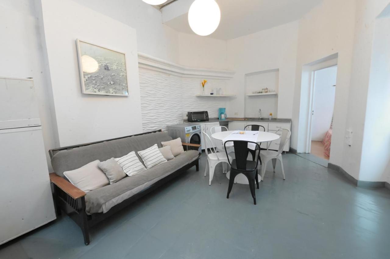 Apartment Art House