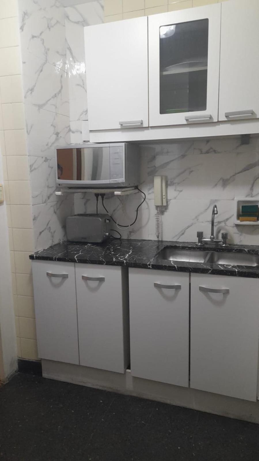 Departamento Excelente, 3 Ambientes En Caballito, Balcon A La Calle 4 Personas