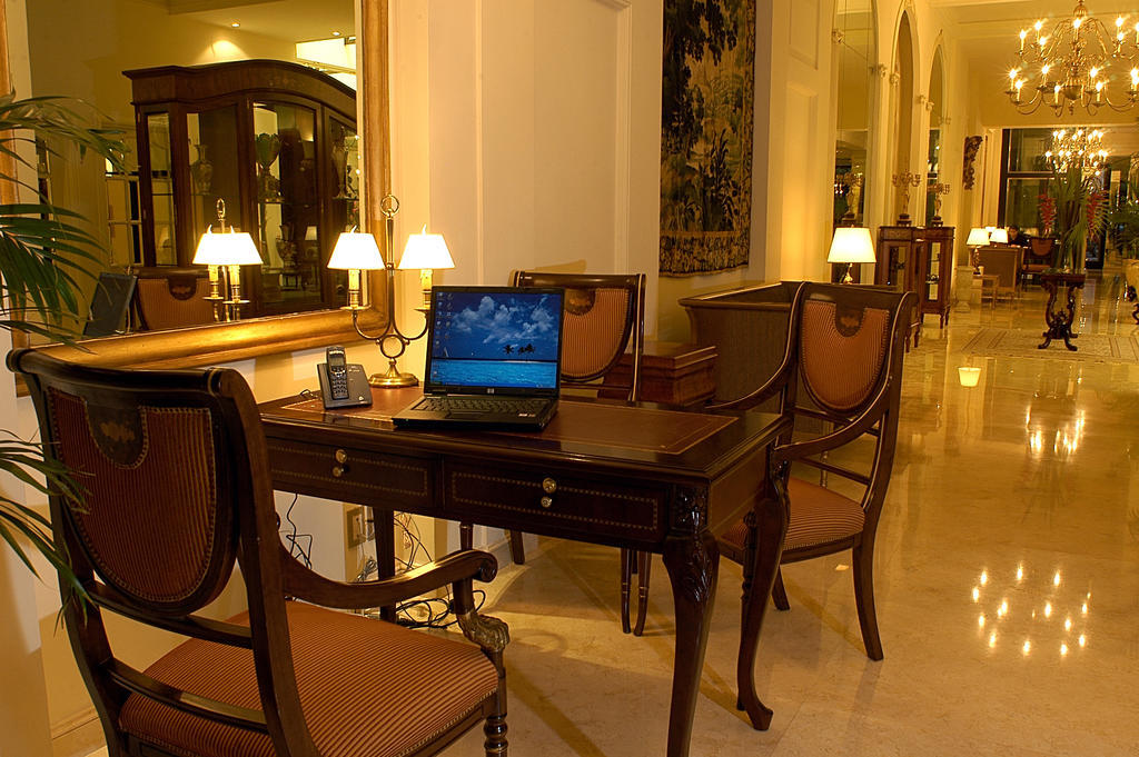 Hotel Melia Recoleta Plaza 5*