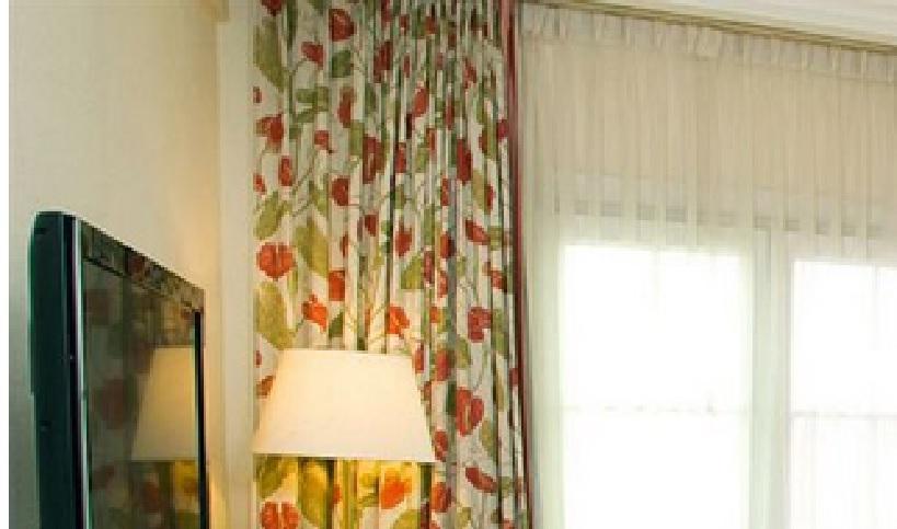 Hotel Howard Johnson 9 De Julio Avenue 4*