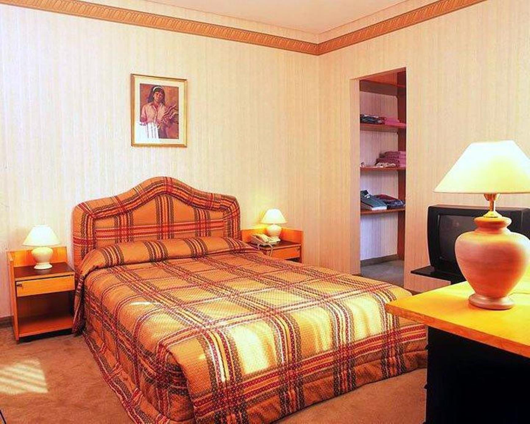 Hotel By Clh 3*