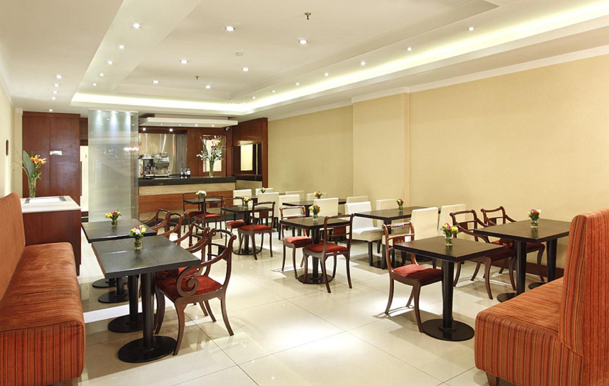 Hotel Sheltown 4*
