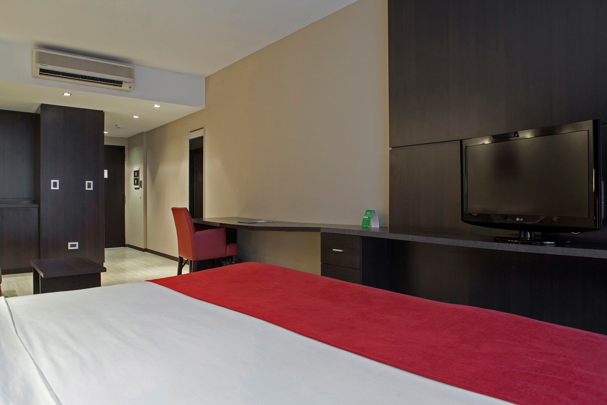Hotel Htl Baires