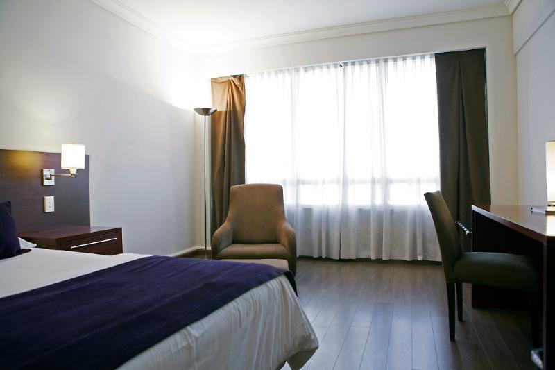Dazzler By Wyndham San Martin Buenos Aires