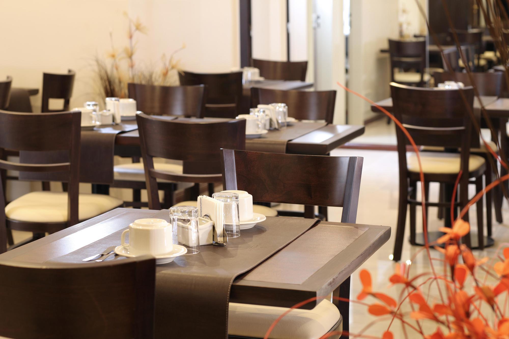Europlaza & Hotel 3*