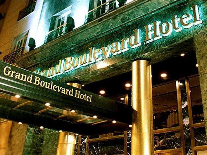 Howard Johnson 9 De Julio Avenue Hotel 4*